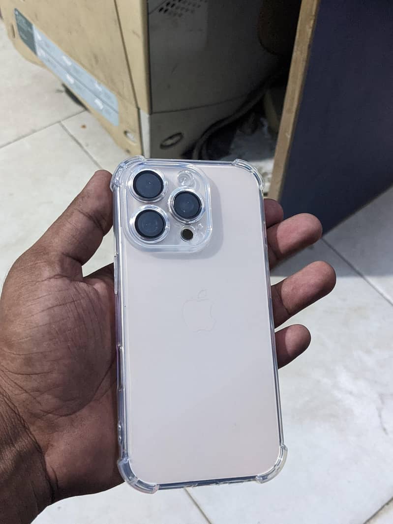 iPhone 16 Pro 1