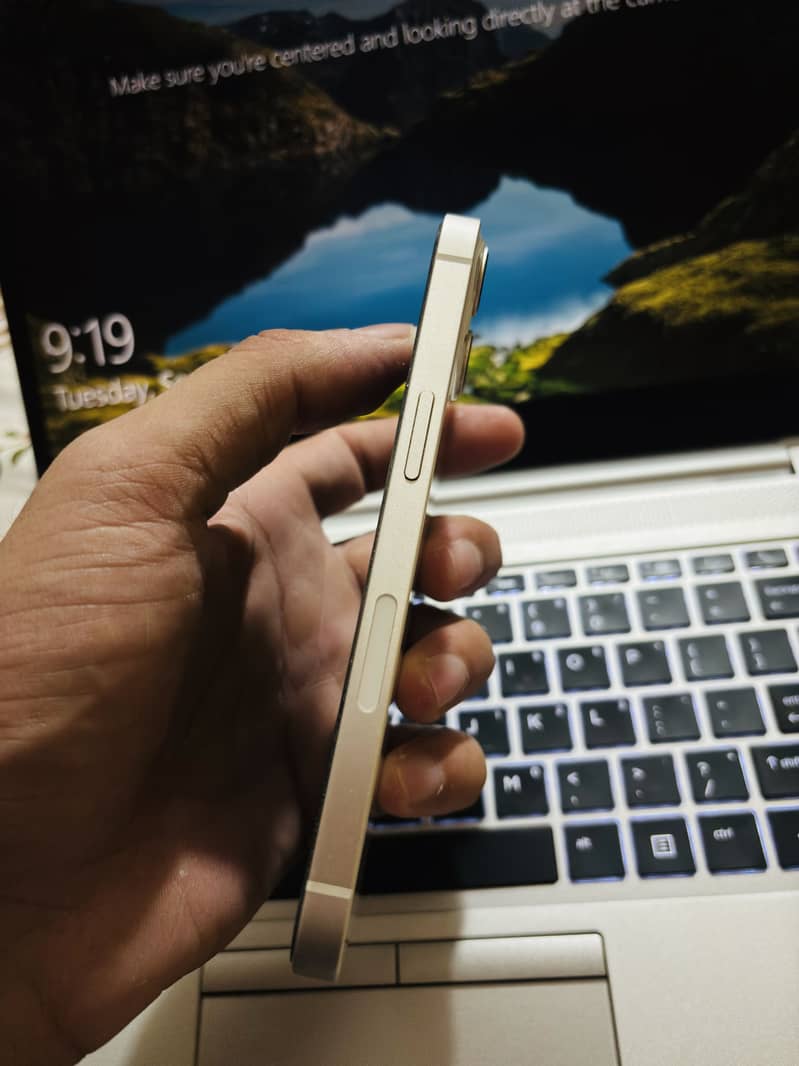 Apple iPhone 13 4