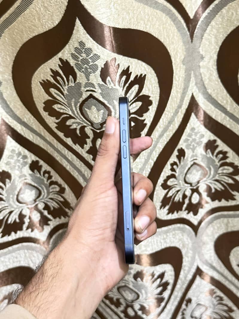 Apple iPhone 12 3