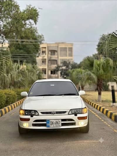 Toyota Corolla XE 2000