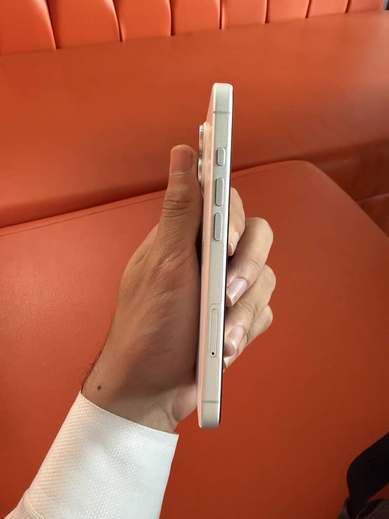 Apple iPhone 17 4