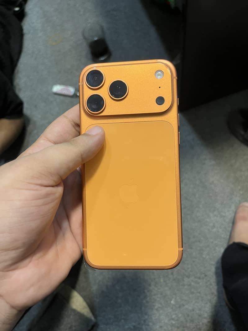 Apple iPhone 17 Pro Max 2