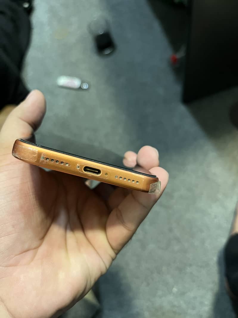 Apple iPhone 17 Pro Max 4