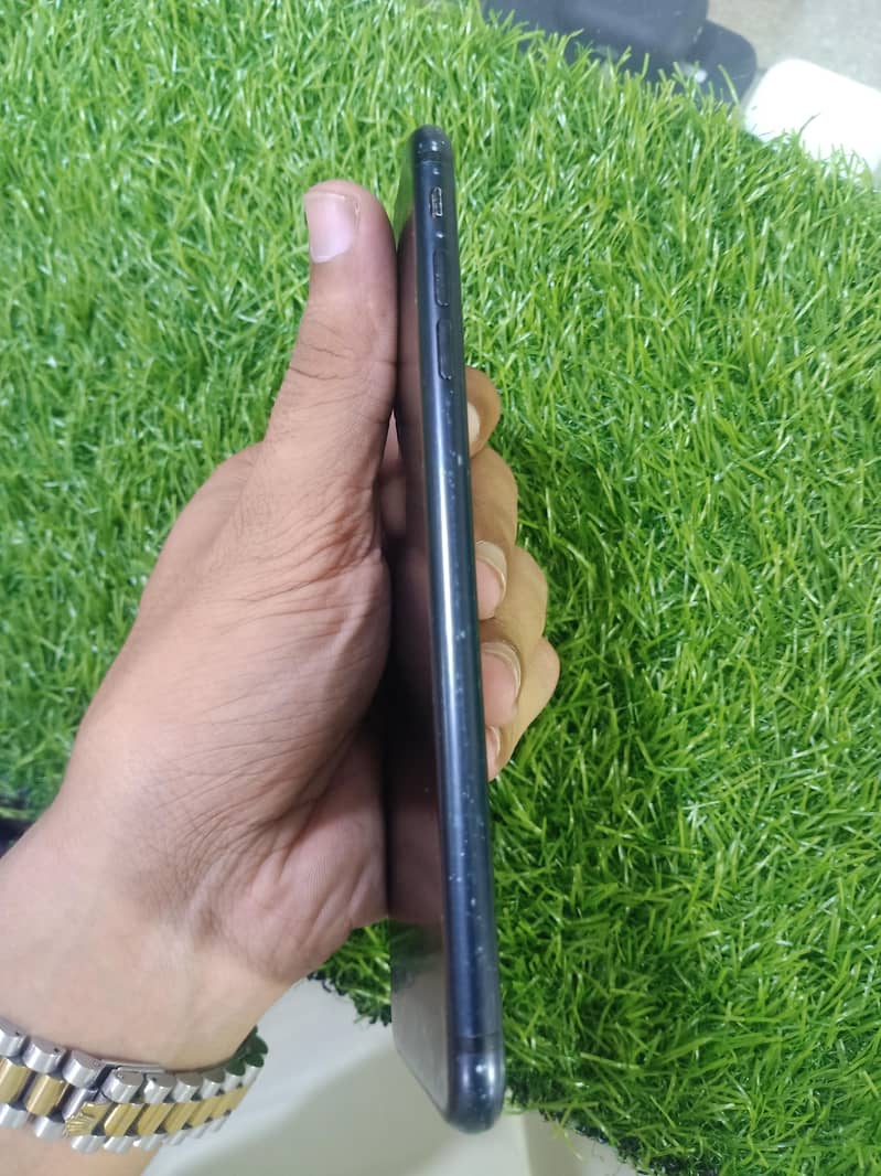 Apple iPhone 7 Plus 4