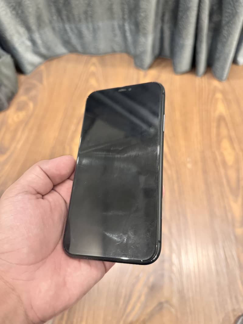 Apple iPhone 11 0