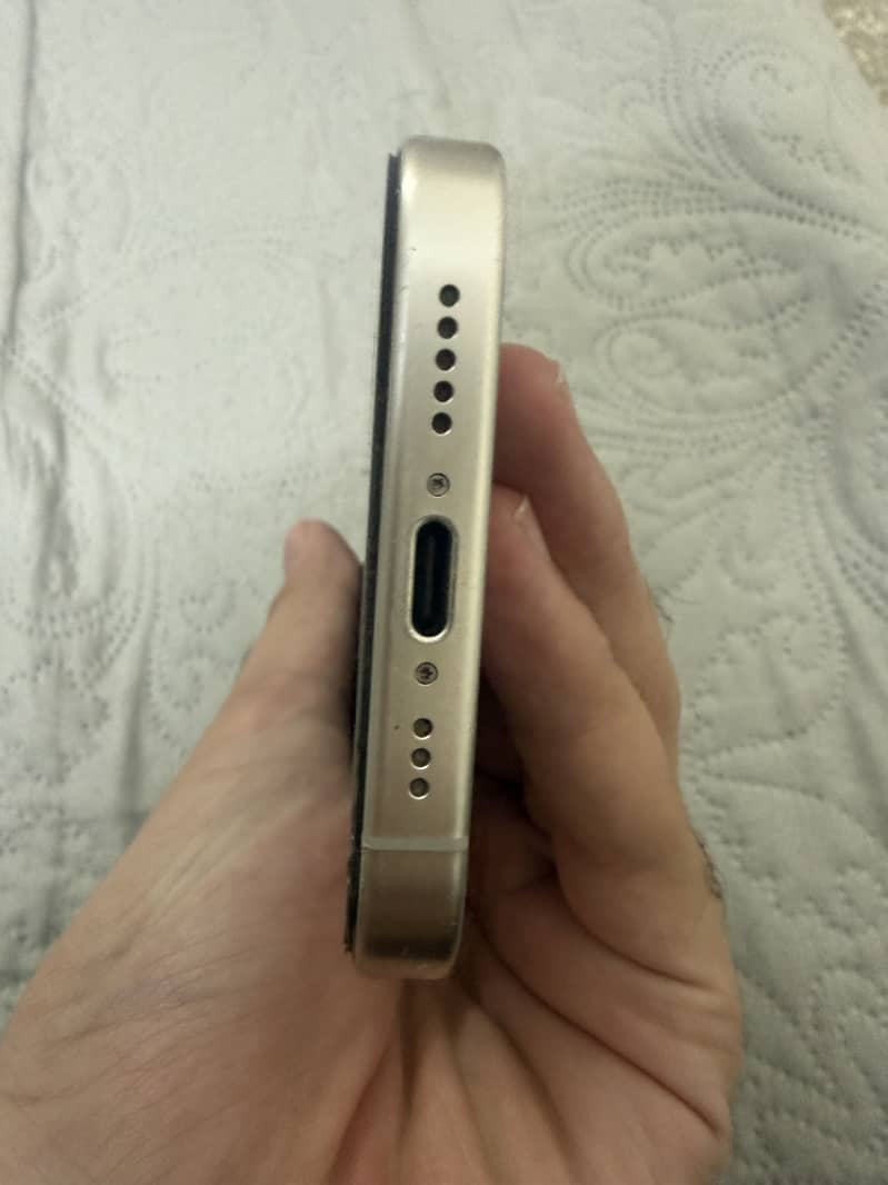 Apple iPhone 15 Pro 1