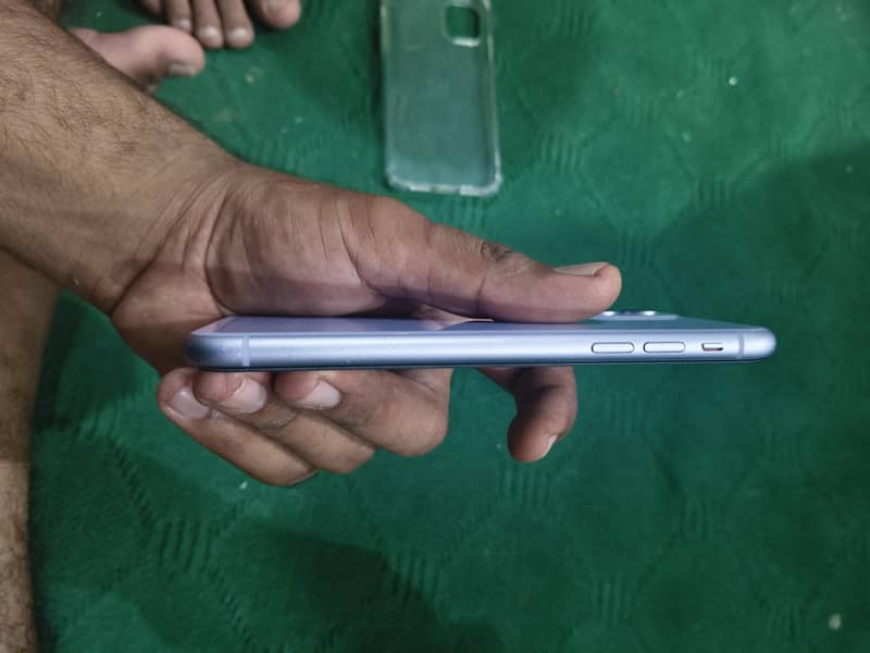 IPhone 11 3