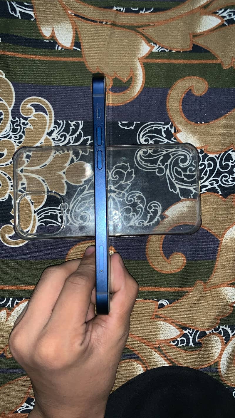 Apple iPhone 12 2
