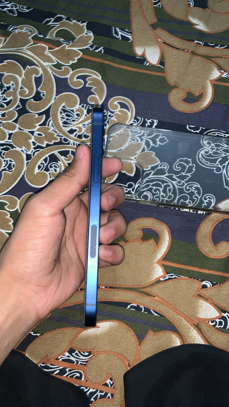 Apple iPhone 12 5