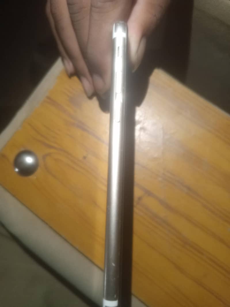 Apple iPhone 6S memory 16 1
