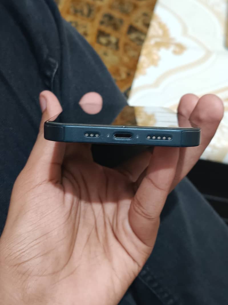 Apple iPhone 14 3
