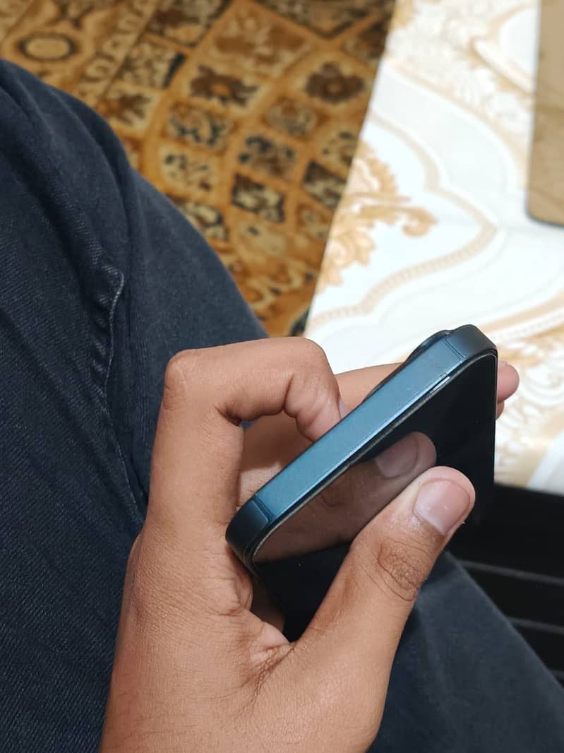 Apple iPhone 14 6