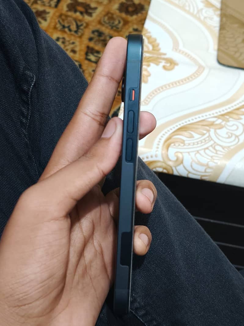 Apple iPhone 14 7