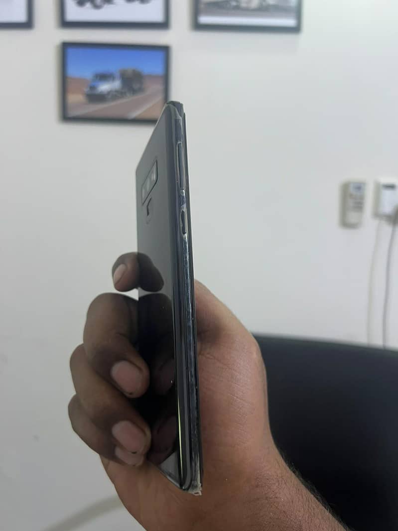 Samsung Mobile Note 9 4