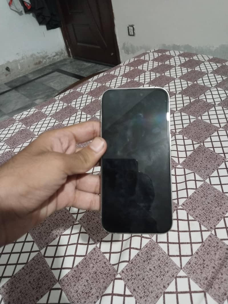Apple iPhone 15 Pro 3