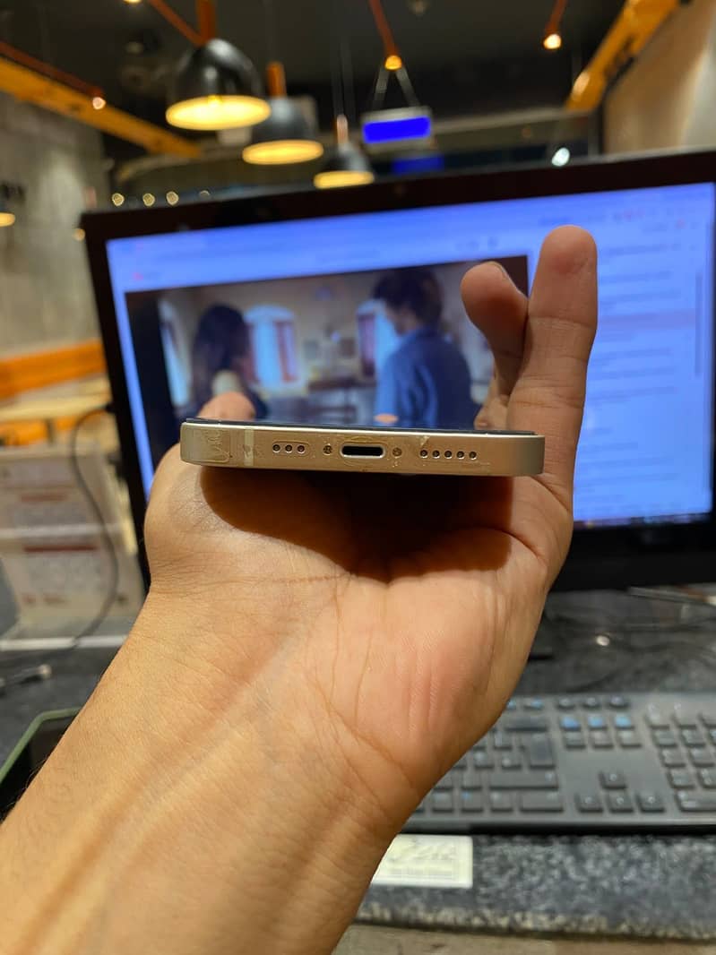Apple iPhone 13 1