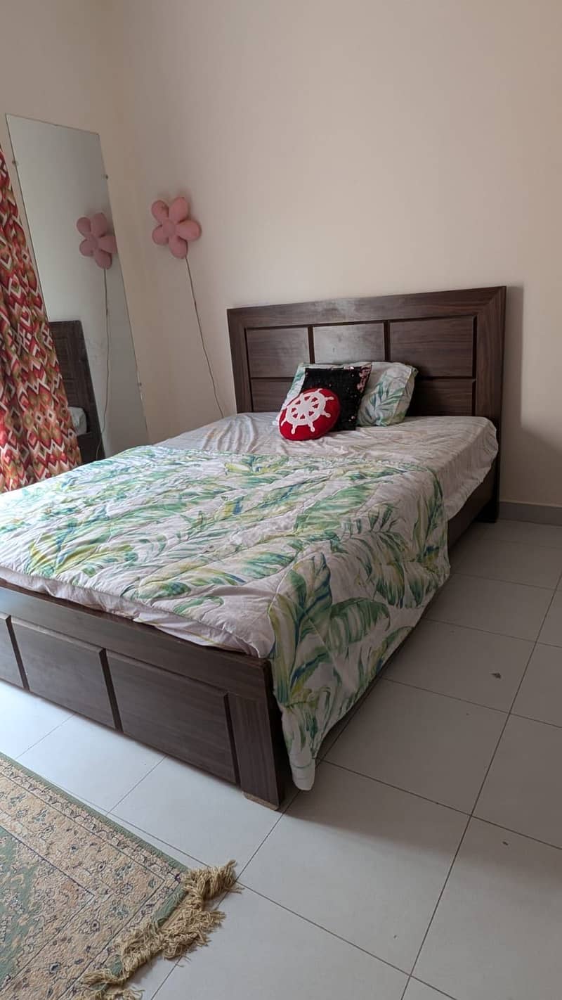 Queen Bed 1
