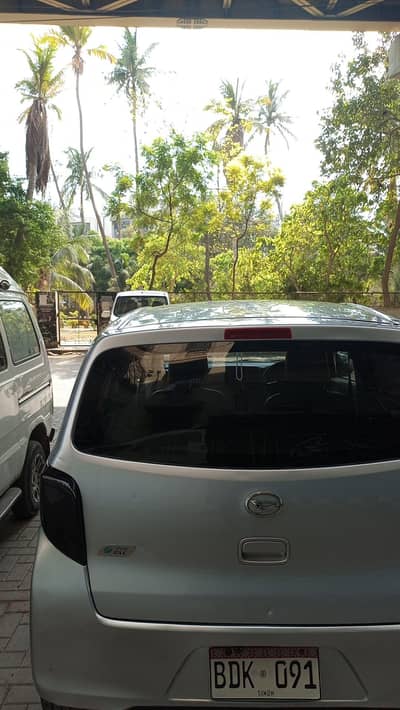 Daihatsu Mira 2012