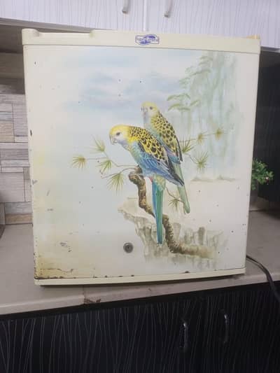 Super General Mini Refrigerator with Freezer | Good Condition