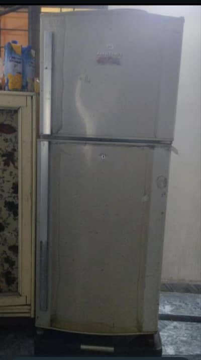 dawlance refrigerator used but in good condition
