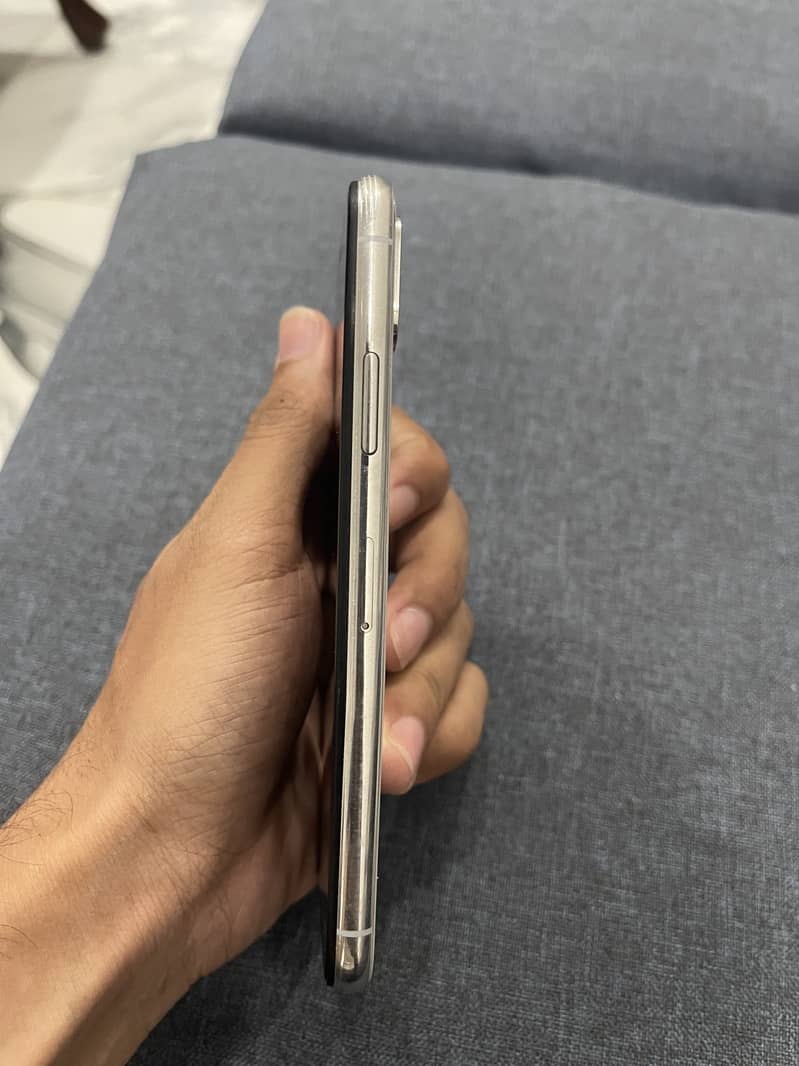 Apple iPhone X 2