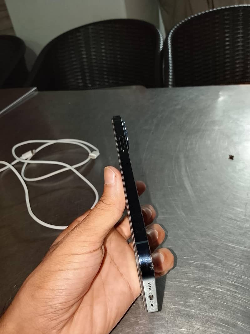 Apple iPhone 12 Pro 2