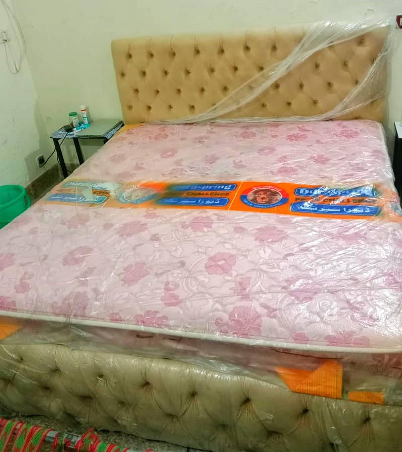 Bed set with side tables 0