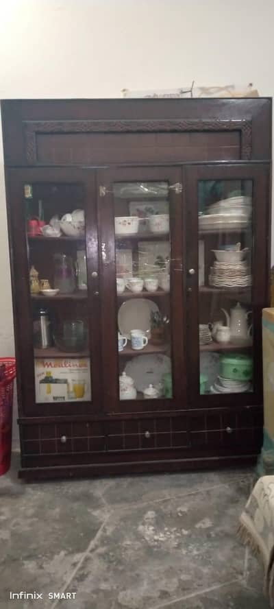 showcase and dressing table excellent condition