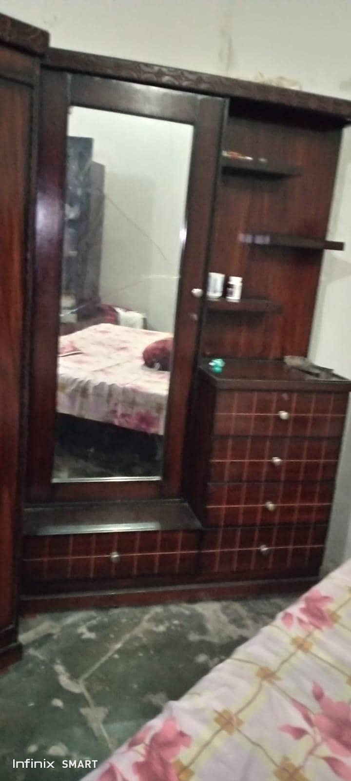 showcase and dressing table excellent condition 1