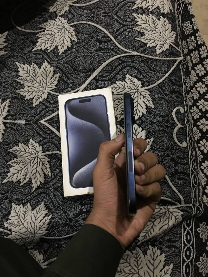 Apple iPhone 15 Pro 1
