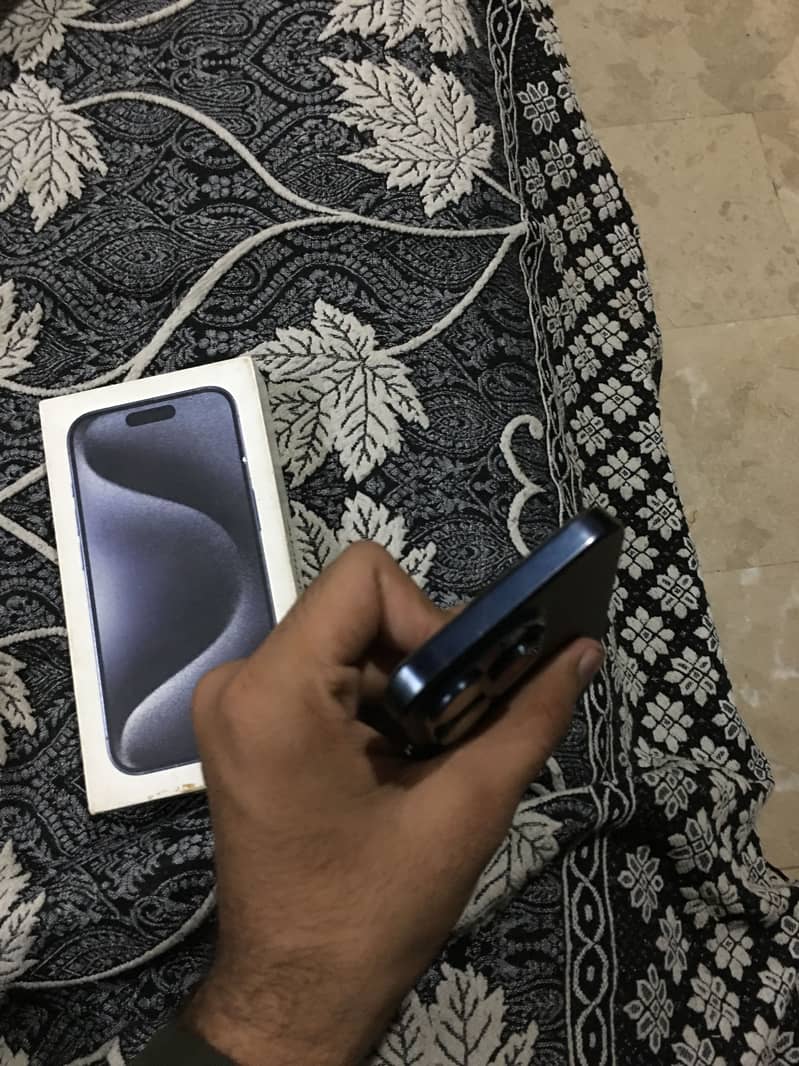 Apple iPhone 15 Pro 4