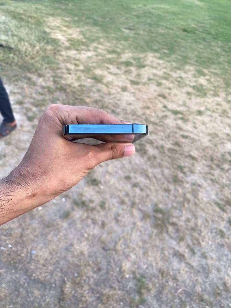 Apple iPhone 12 Pro 2