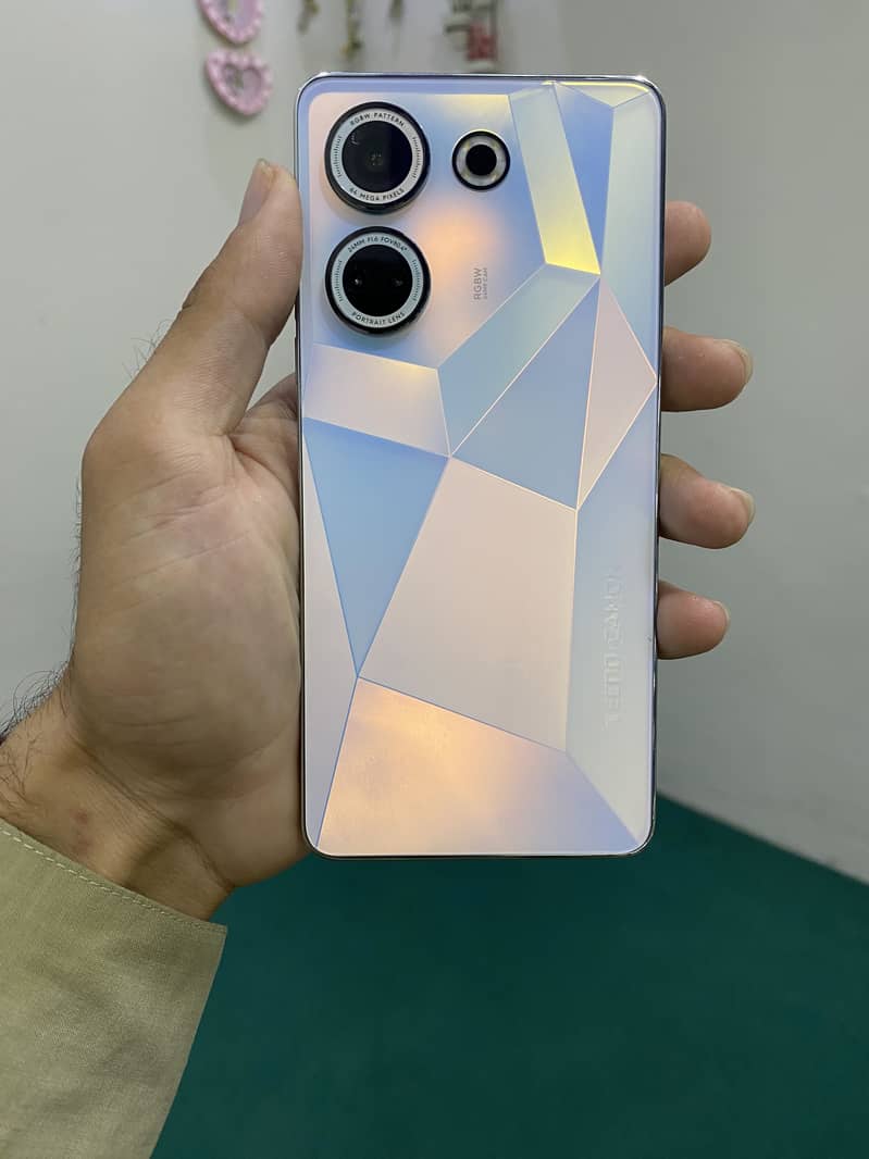 Tecno CAMON 20 Pro 1