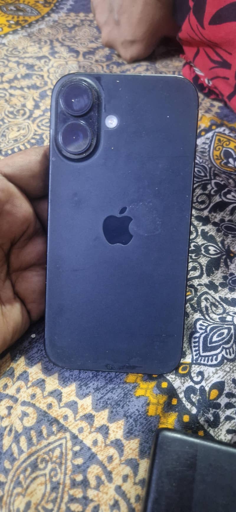Apple iPhone 16 1