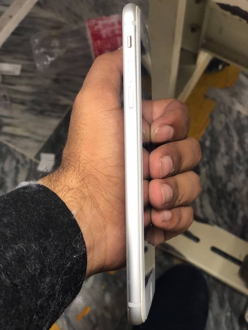 Apple iPhone 8 Plus 3