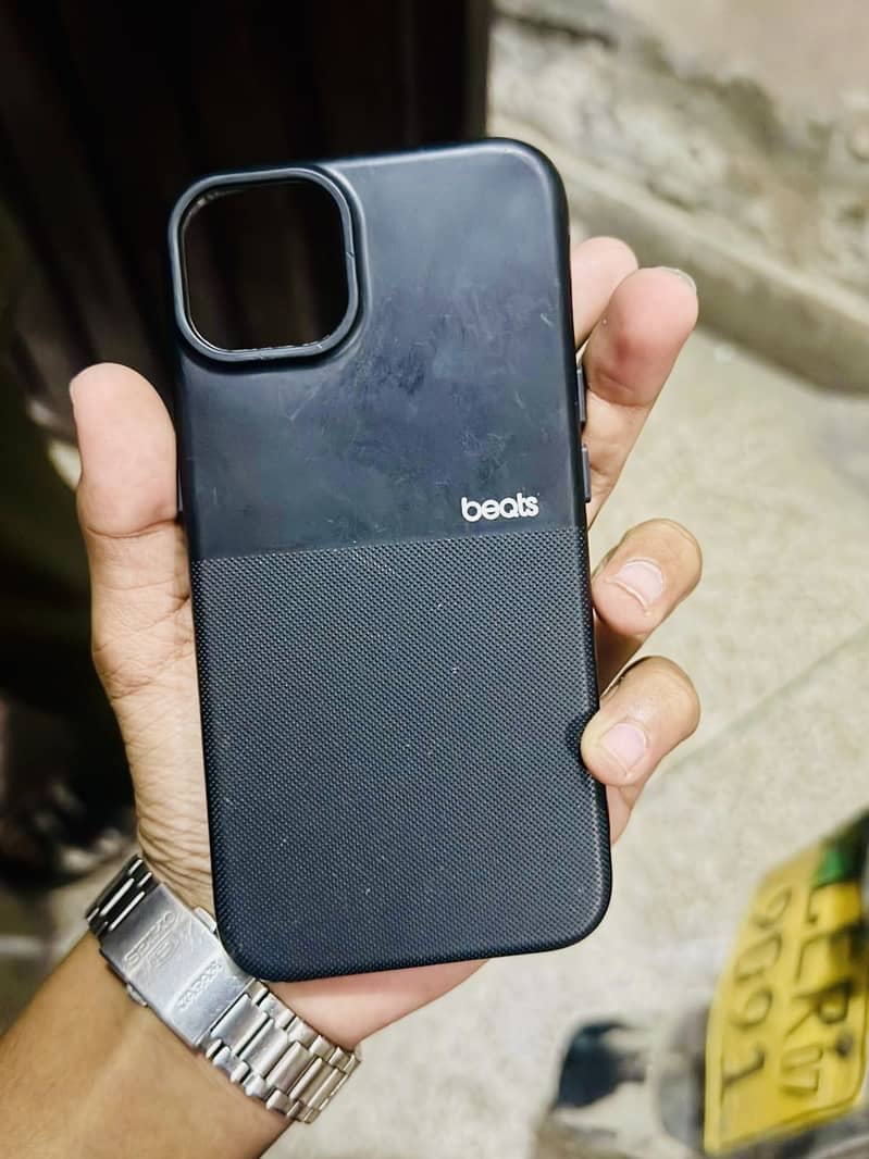 Apple iPhone 13 2