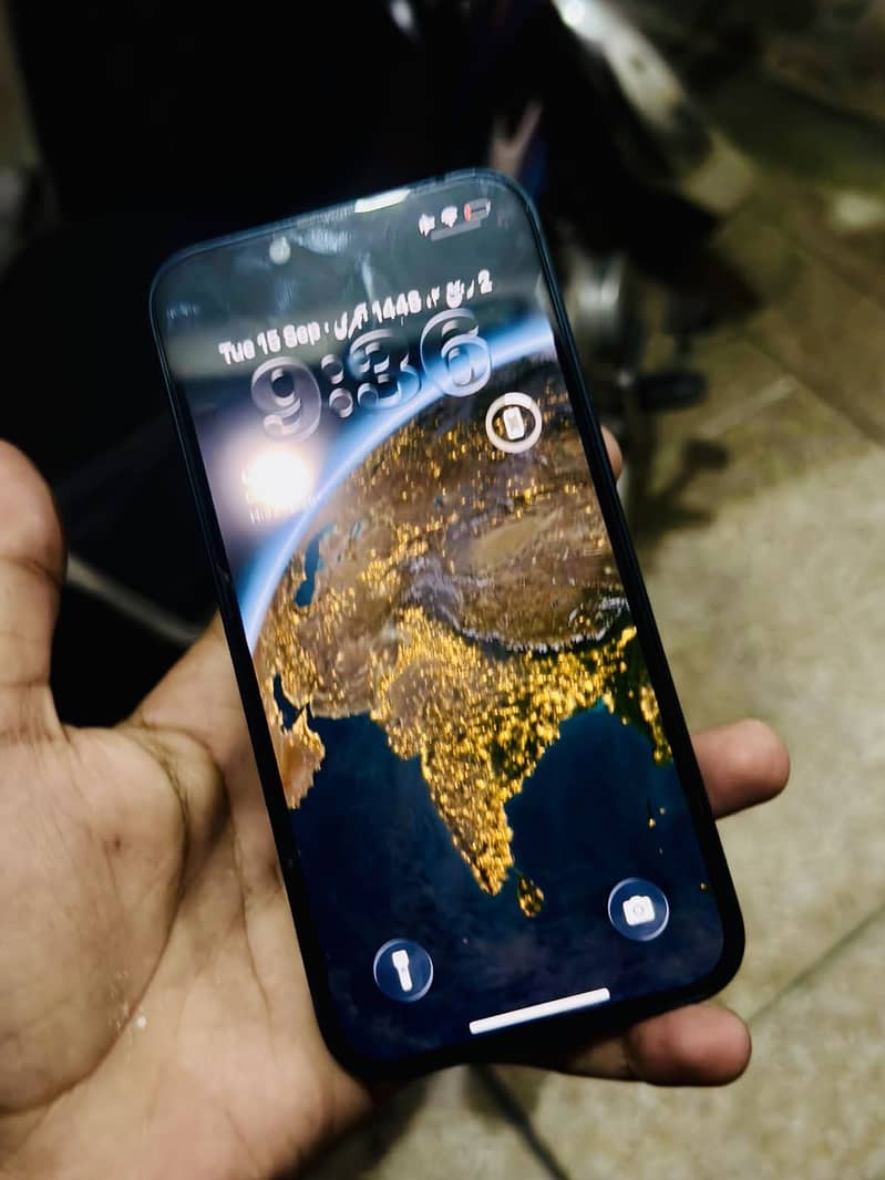 Apple iPhone 13 4