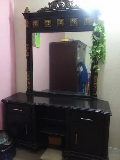 dressing table wooden