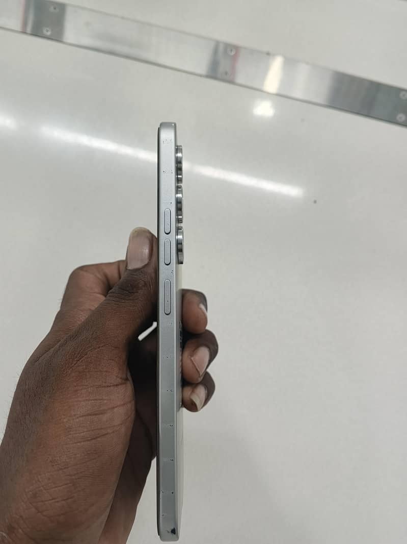 Tecno Spark40 Pro 3