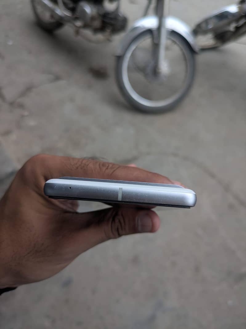 Google Pixel 7 4