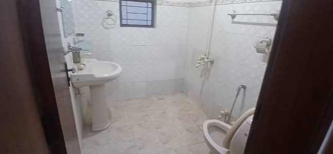 1 Kanal Upper Portion Separate Gate