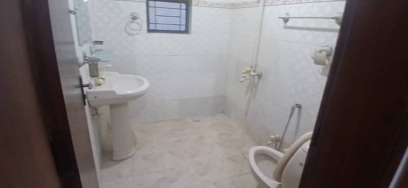 1 Kanal Upper Portion Separate Gate 0