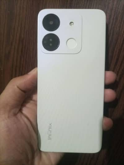 Infinix smart 7hd with box. 4gb/64gb. pta approved. only glass chang.
