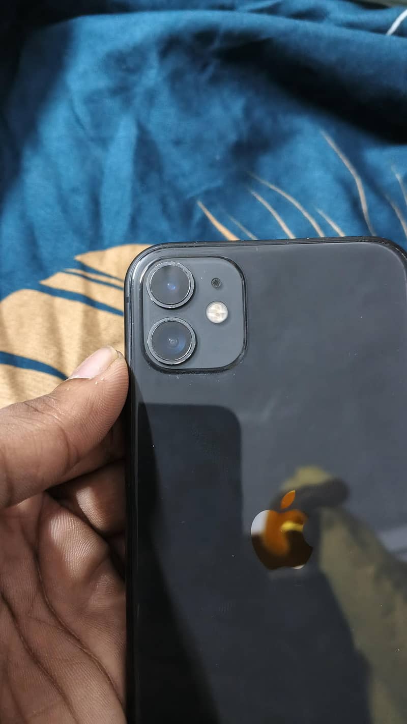 Apple iPhone 11 4