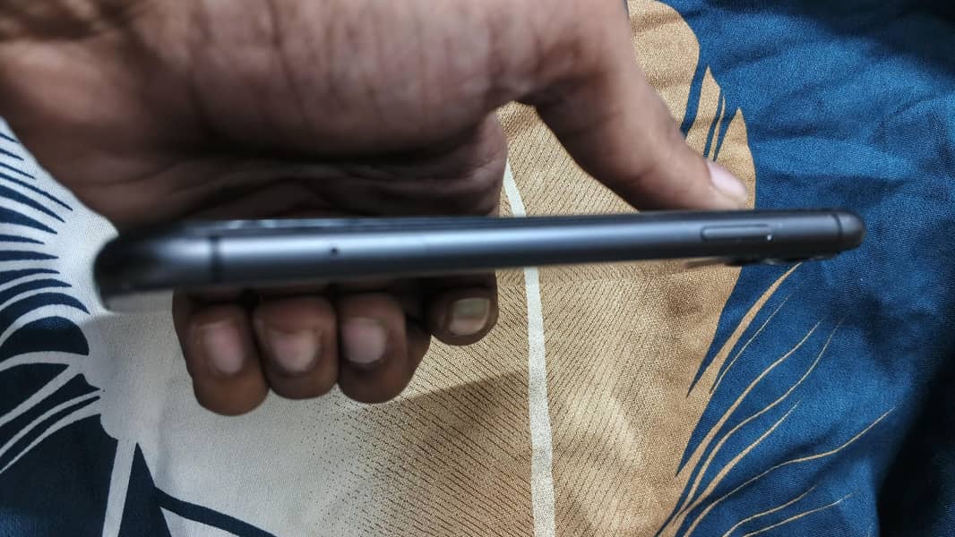 Apple iPhone 11 6