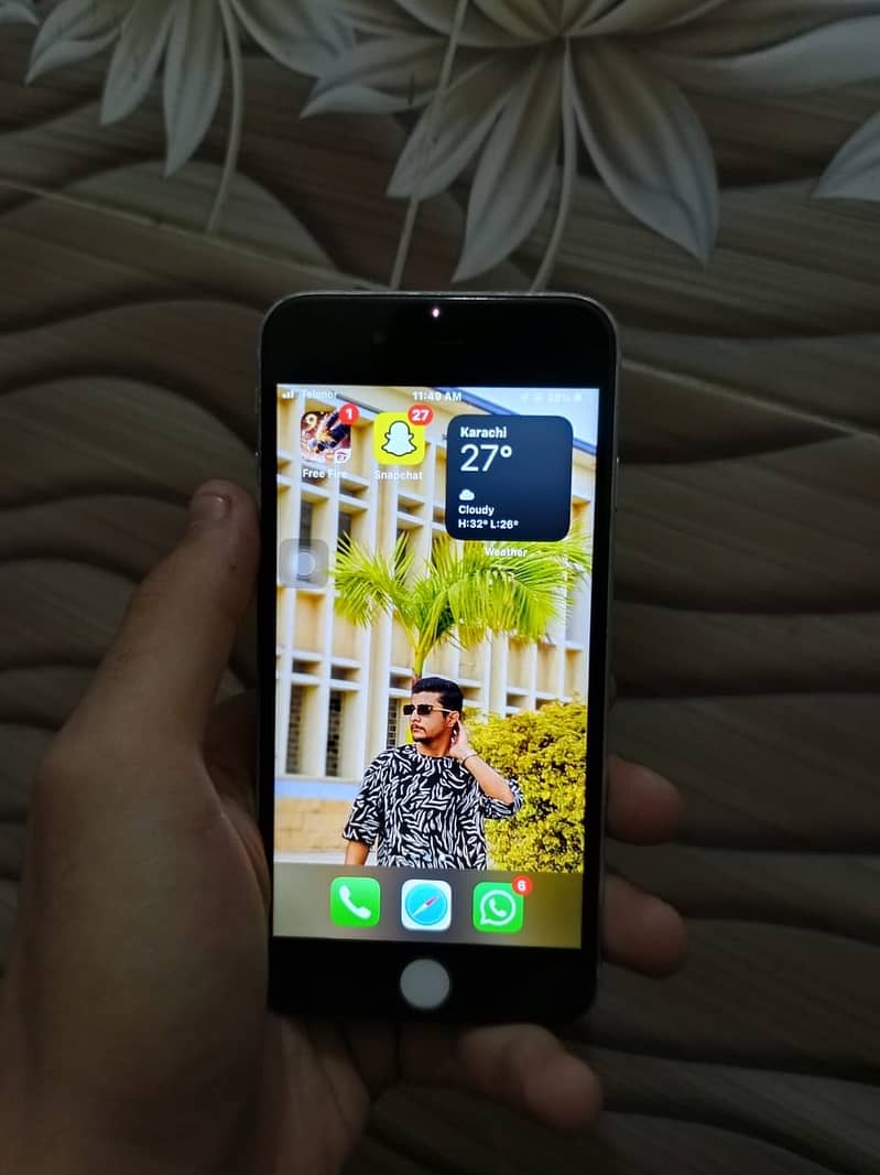 Apple iPhone 6S 1