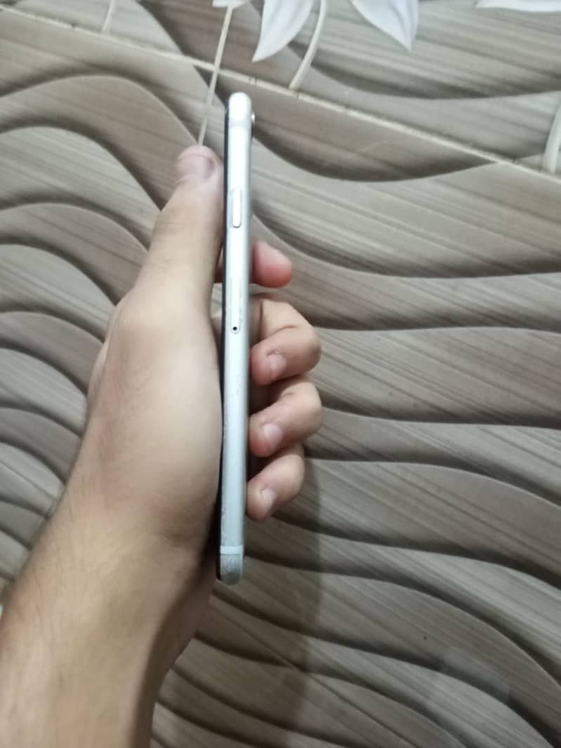 Apple iPhone 6S 5