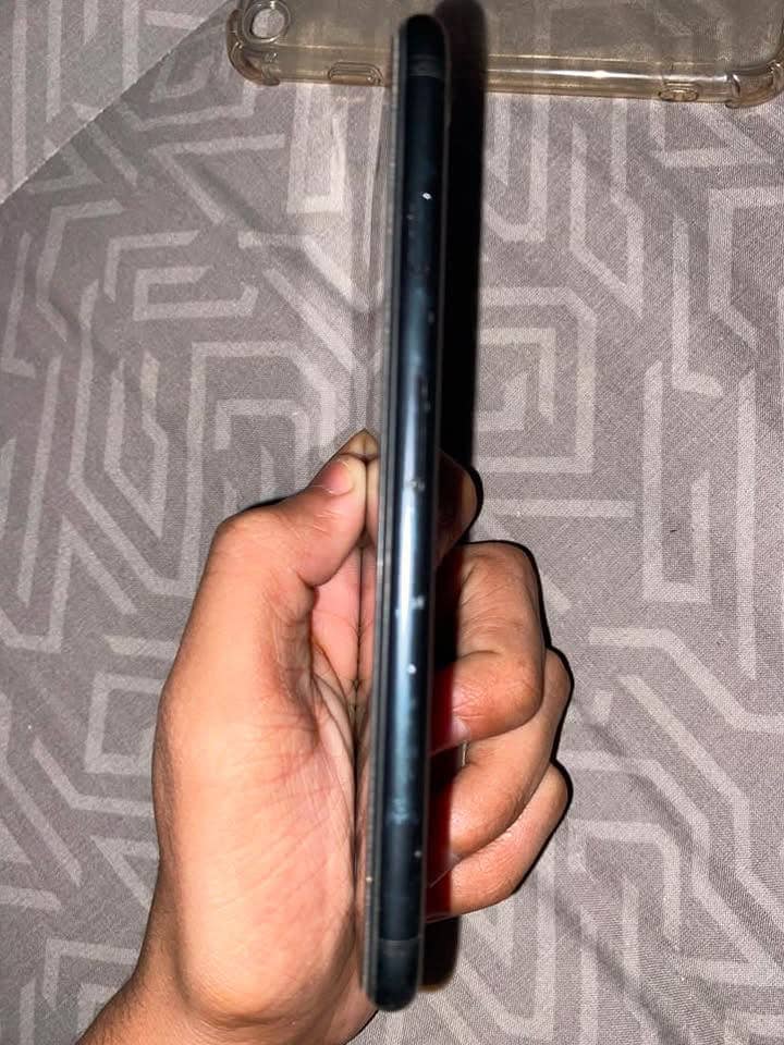 Apple iPhone 7 0