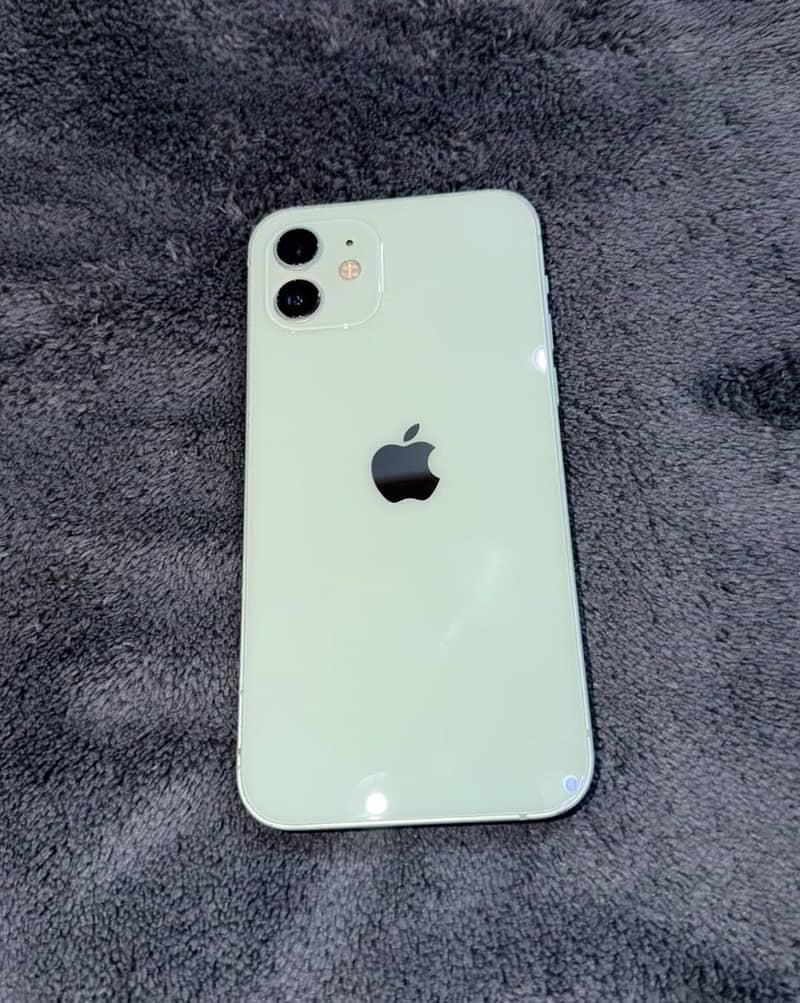 Apple iPhone 12 4
