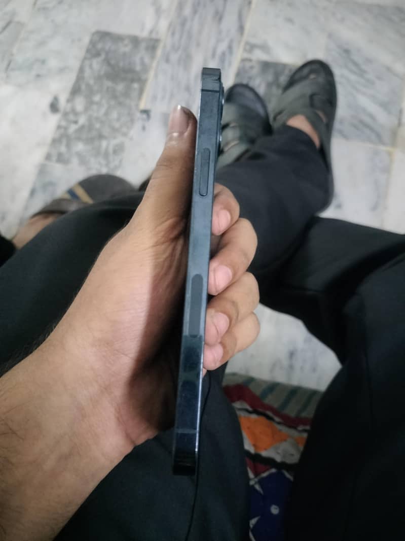 Apple iPhone 12 Pro 1